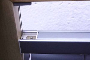 Befestigung der Flexi Jalousie zwischen den Glasleisten Jetzt neu im Onlineshop: unsere Flexi Jalousie als Twin Ausführung