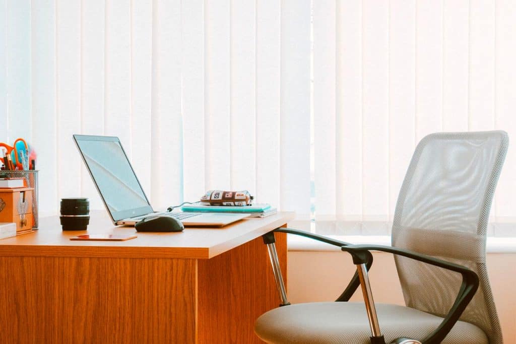 Lamellenvorhänge im Home-Office Lamellenvorhänge für den Home-Office Bereich