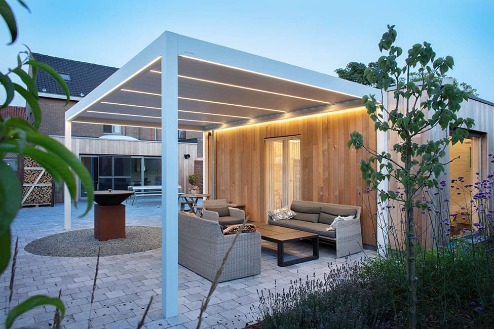 Brustor® Terrassenüberdachung B150 (XL) mit LED-Beleuchtung; © Brustor