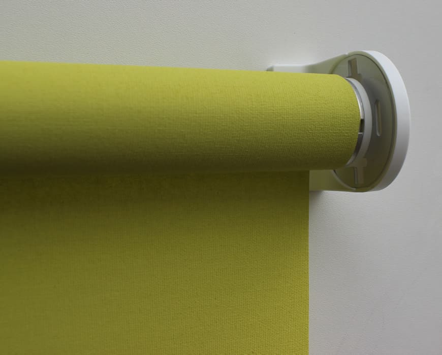Springrollo mit 32er Rollowelle und Metallthalterung inkl. Kunststoffkappe in weiß