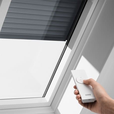 VELUX INTEGRA® Handsender Steuerung (copyright VELUX®)