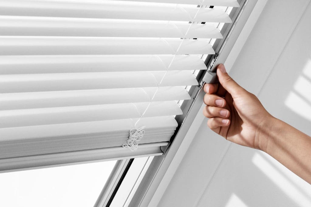 VELUX® Jalousien für angenehme Lichtstimmung