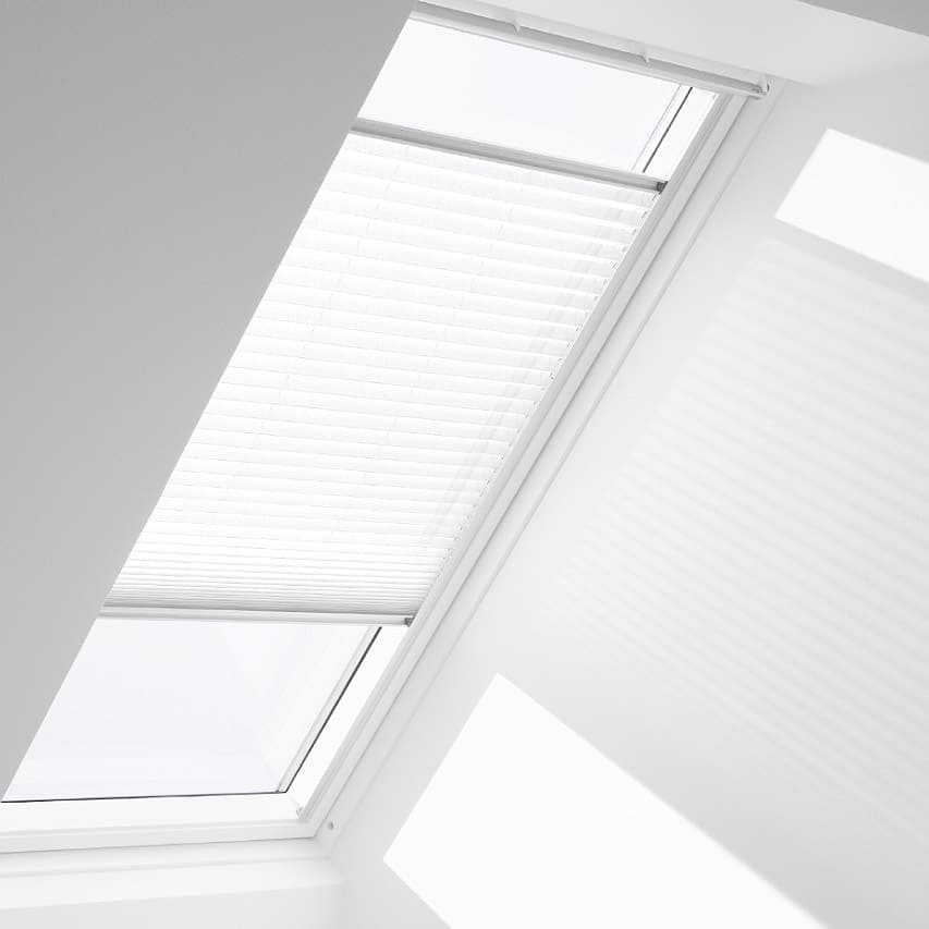 Dachfensterrollo VELUX mit Schiene