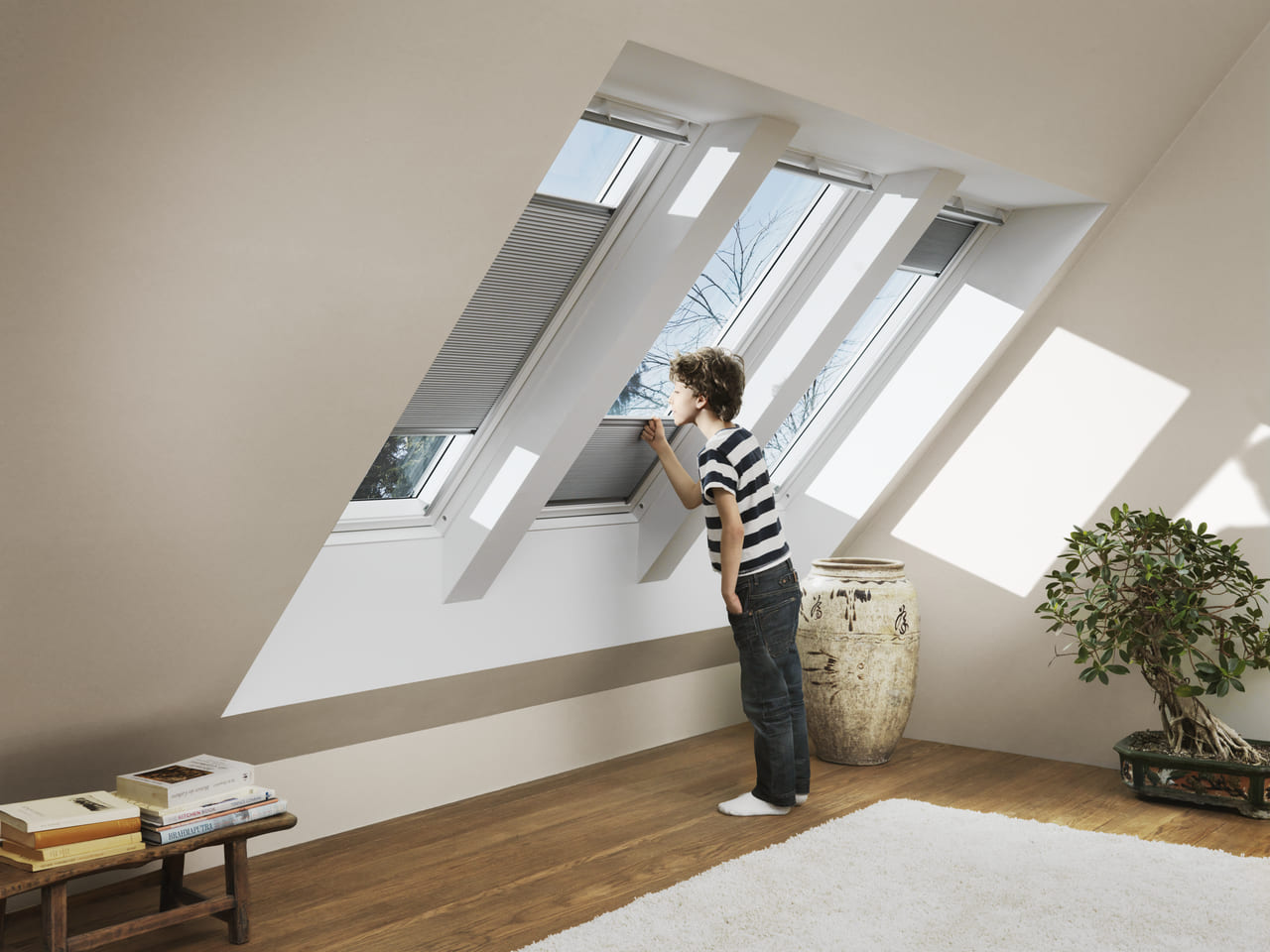 Dachfenster Plissee mit Wabenstruktur von VELUX