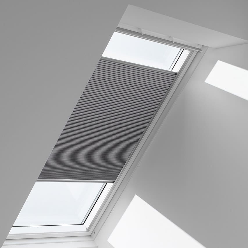 Dachfensterrollo VELUX mit Schiene
